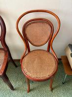 2 oude stoelen, Ophalen