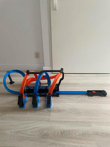 Hot Wheels Racebaan met Looping beschikbaar voor biedingen