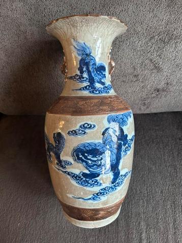 Antieke Chinese Blauw/wit Graquele vaas 1840-1850 foodog beschikbaar voor biedingen