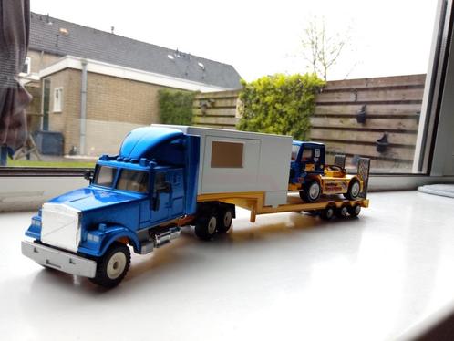 White Racetruck transport Siku + Volvo Racetruck, Hobby en Vrije tijd, Modelauto's | 1:50, Zo goed als nieuw, Bus of Vrachtwagen