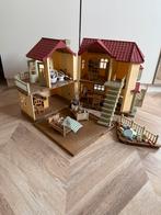 Sylvanian huis, met inboedel en konijnen familie, Kinderen en Baby's, Speelgoed | Poppenhuizen, Ophalen, Zo goed als nieuw, Poppenhuis