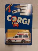 Corgi 1986 blister Mercedes 2200 Binz Ambulance 3INCH, Ophalen of Verzenden, Zo goed als nieuw, Auto