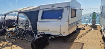 Compleet ingerichte Hobby 360 Eleganza caravan beschikbaar voor biedingen