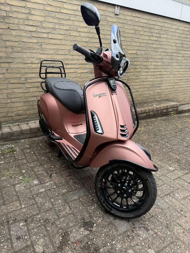 Vespa sprint 50cc 4t - rose goud - 2024 - 800km- full option, Fietsen en Brommers, Scooters | Vespa, Nieuw, Overige modellen, Maximaal 45 km/u