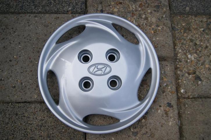 1 losse originele wieldop Hyundai Accent 13 inch (Nieuw), Auto diversen, Wieldoppen, Nieuw, Ophalen of Verzenden