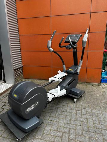 Nieuwe Technogym Synchro 1000 Led Crosstrainer