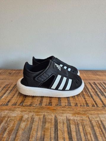 Adidas sandalen maat 22 met klittenband ook voor water beschikbaar voor biedingen