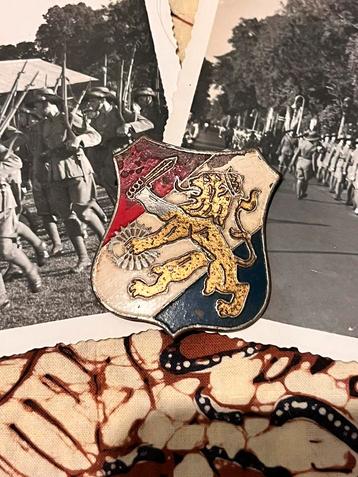 Foto’s + embleem Reservekorps KNIL 1941, Stadswacht Indië beschikbaar voor biedingen