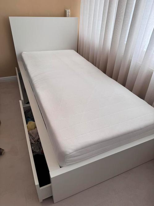 Eenpersonsbed Malm Ikea, Huis en Inrichting, Slaapkamer | Bedden, Zo goed als nieuw, Eenpersoons, 90 cm, 200 cm, Hout, Wit, Ophalen of Verzenden