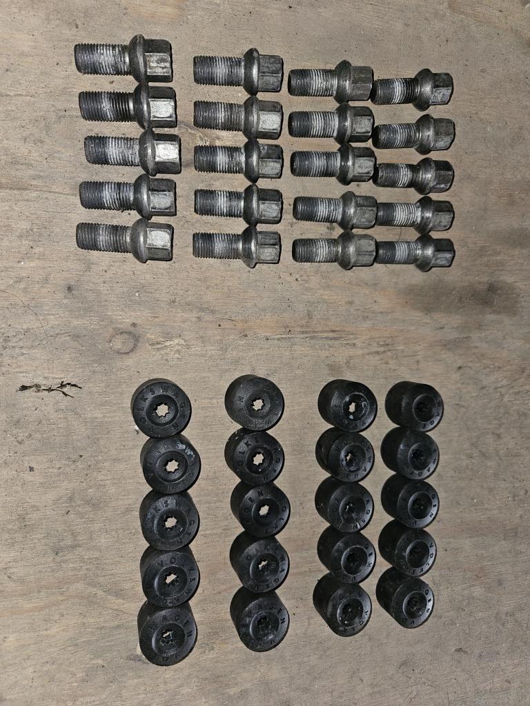 WIELBOUTEN VOLKSWAGEN  M14 x 1,5 x 27mm, Auto-onderdelen, Niet ingevuld, Gebruikt, Niet ingevuld, Ophalen of Verzenden