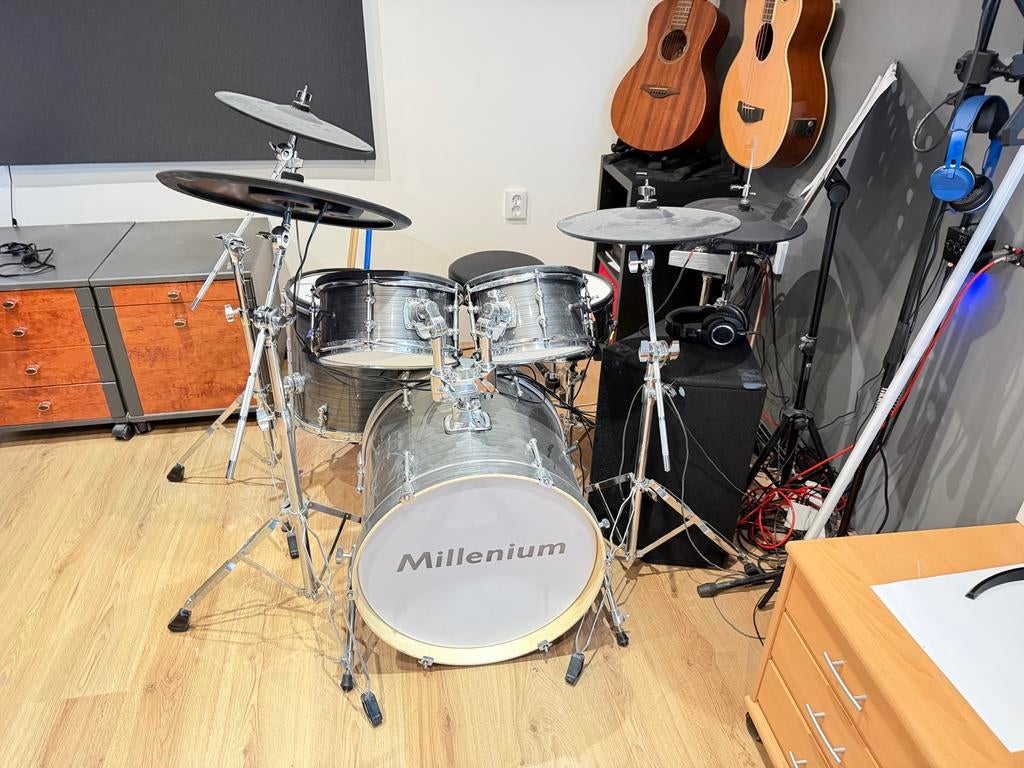 Millenium Elektronisch Drumstel met Kruk en versterker, Ophalen, Zo goed als nieuw, Overige merken, Elektronisch