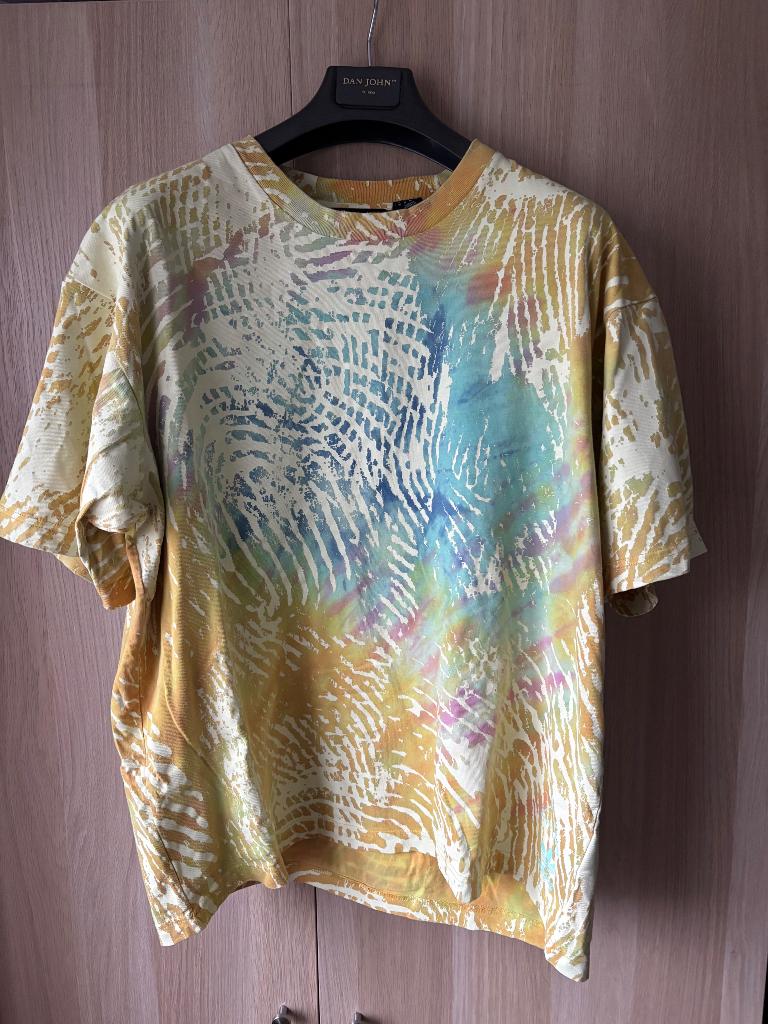 Adidas Originals x Pharrell Williams "Hu" T-shirt, Maat 48/50 (M), Geel, Ophalen of Verzenden, Zo goed als nieuw