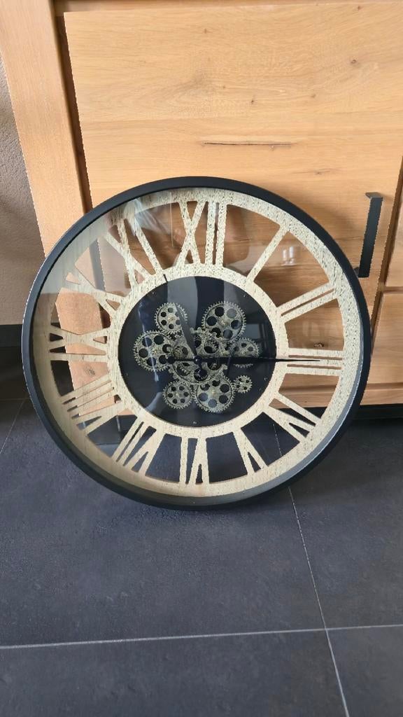 Wandklok industrieel metaal/hout met draaiende tandwielen, Ophalen, Zo goed als nieuw, Analoog, Wandklok