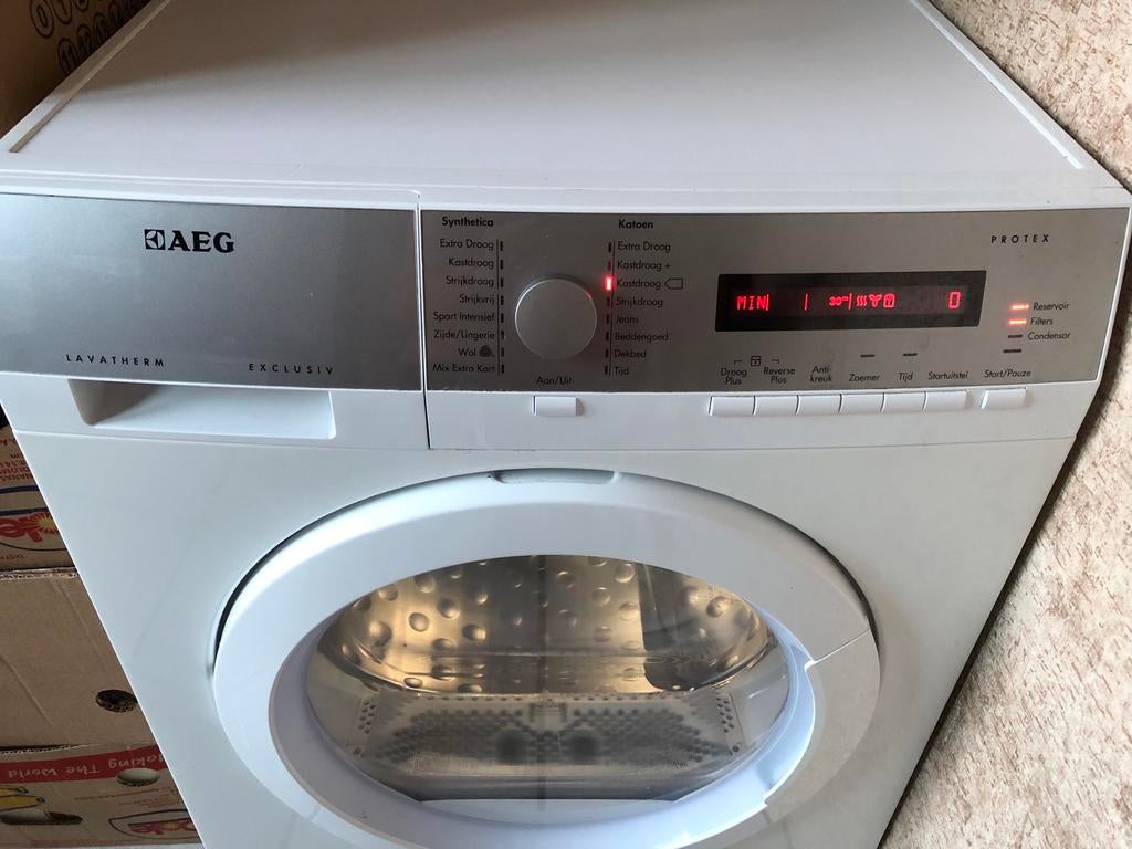 AEG Warmtepompdroger Lavatherm Exclusiv (T76389NAH), Ophalen, 6 tot 8 kg, Gebruikt, Voorlader