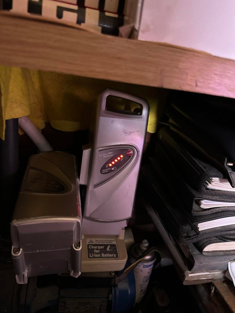 Flyer /Kalkhoff 26Volt-fiets accu+Lader.Mog Ruilen op 36Volt, Ophalen, Gebruikt