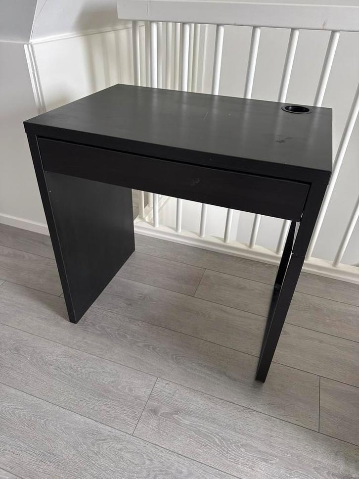 IKEA MICKE bureau, Huis en Inrichting, Bureaus, Gebruikt, Ophalen of Verzenden