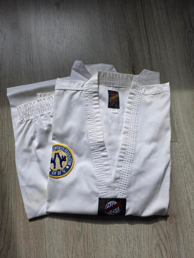 Taekwondo pak maat 170, Taekwondo, Maat XS of kleiner, Vechtsportpak, Ophalen of Verzenden