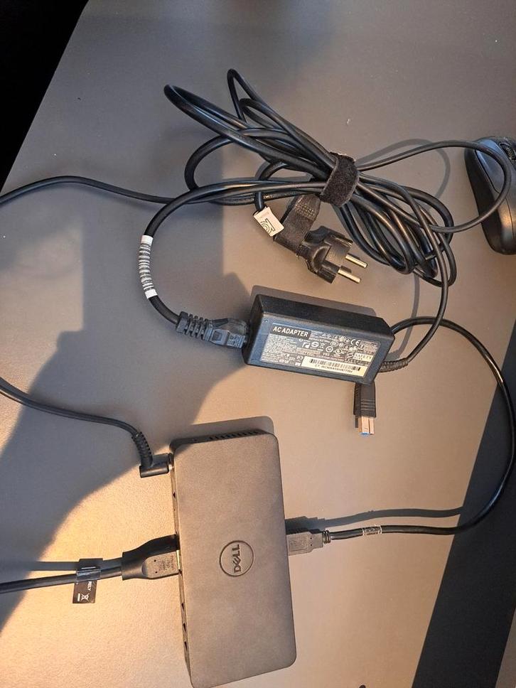 Dell D3100 Docking Station met Voeding, Computers en Software, Dockingstations, Gebruikt, Docking station, Laptop, Ophalen of Verzenden