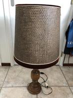 Te koop houten tafel schemerlamp met vintage kap, Huis en Inrichting, Lampen | Tafellampen, Ophalen, Gebruikt, Minder dan 50 cm