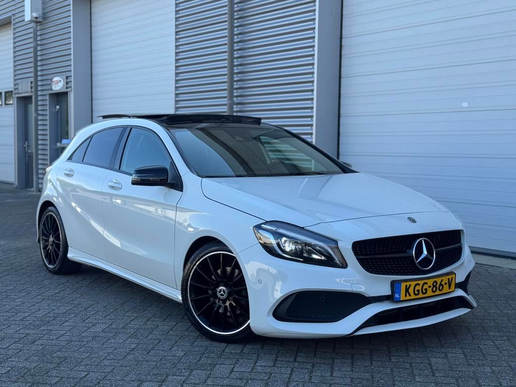 MERCEDES-BENZ A-KLASSE 180 7G AMG PANO CAMERA NIGHT MEMORY, Auto's, Mercedes-Benz, 4 cilinders, Bedrijf, A-Klasse, Elektronische parkeerrem
