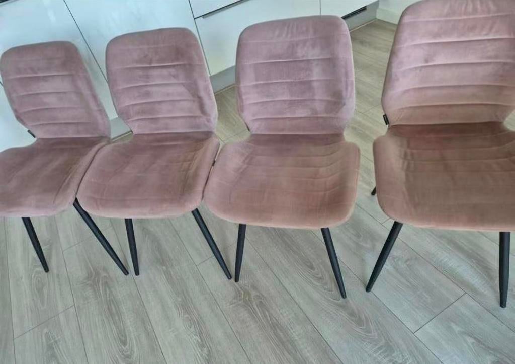 4 roze velvet eetkamerstoelen, Huis en Inrichting, Stoelen, Ophalen, Overige materialen, Overige kleuren, Zo goed als nieuw