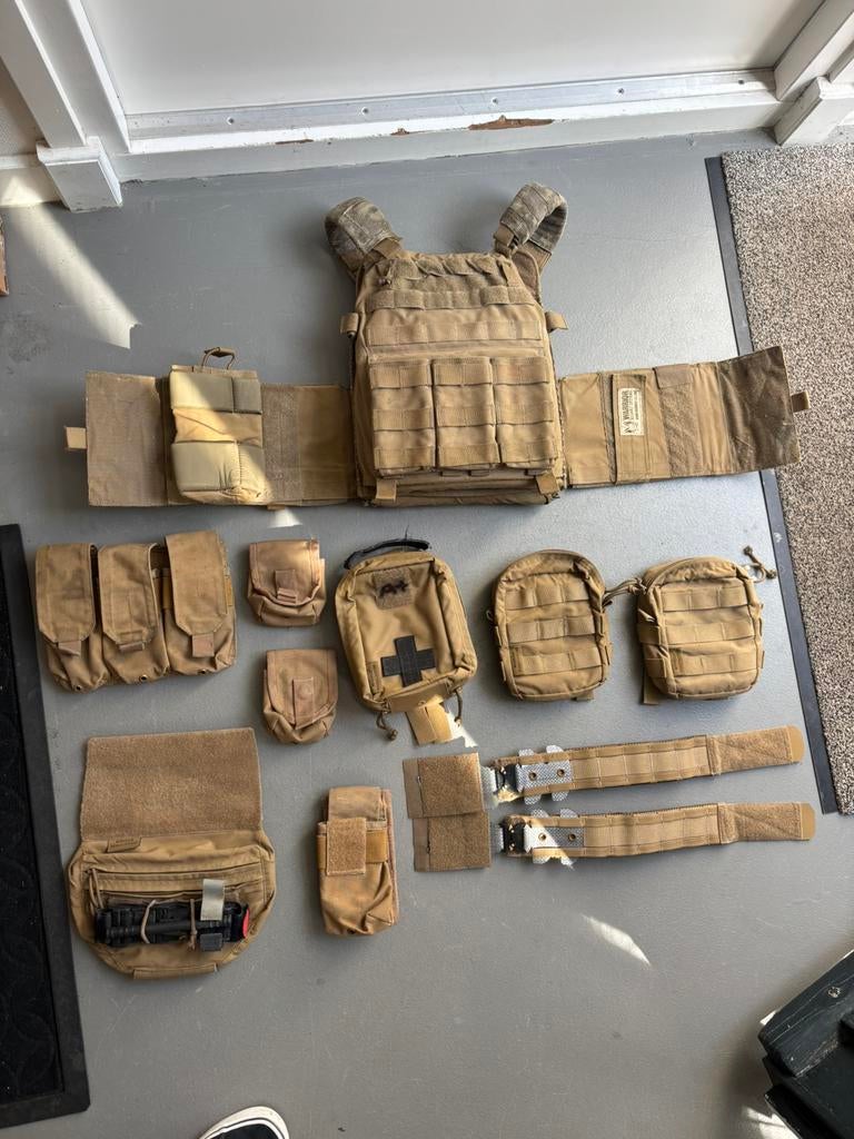 Warrior assault systems plate carrier, Verzamelen, Ophalen of Verzenden, Landmacht, Nederland