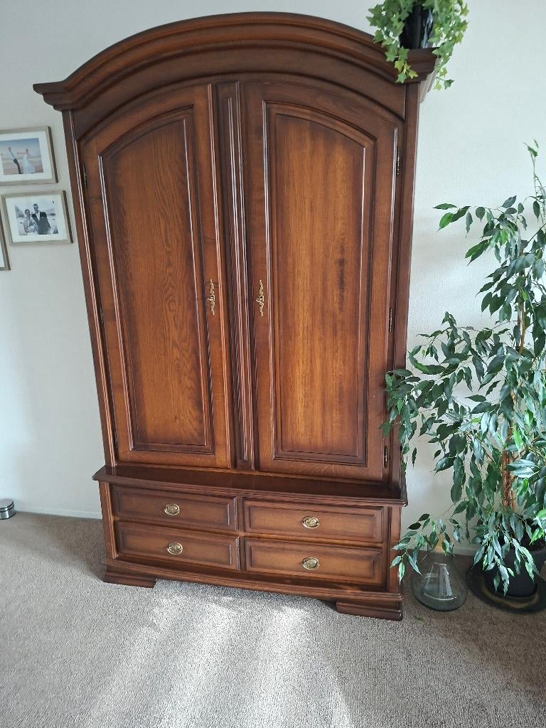 Eiken patinè kast, Ophalen, 100 tot 150 cm, Met planken en 4 lades, Zo goed als nieuw