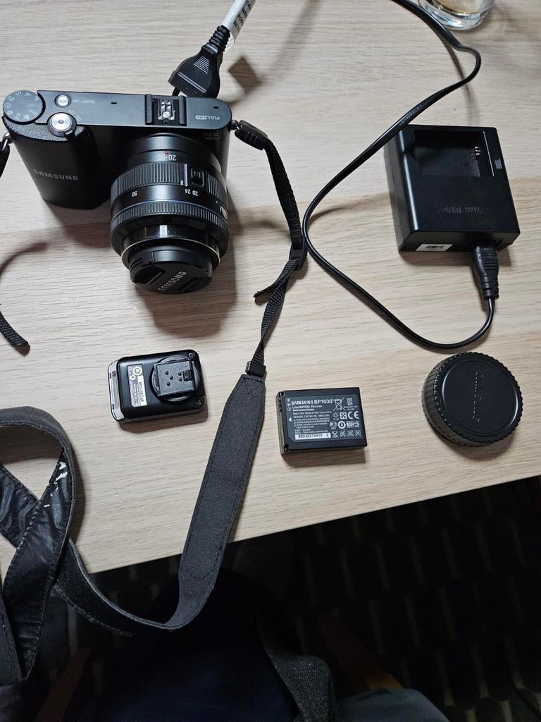 Samsung NX1000 systeemcamera met 20-50mm lens, Gebruikt, Compact, Ophalen of Verzenden, Samsung