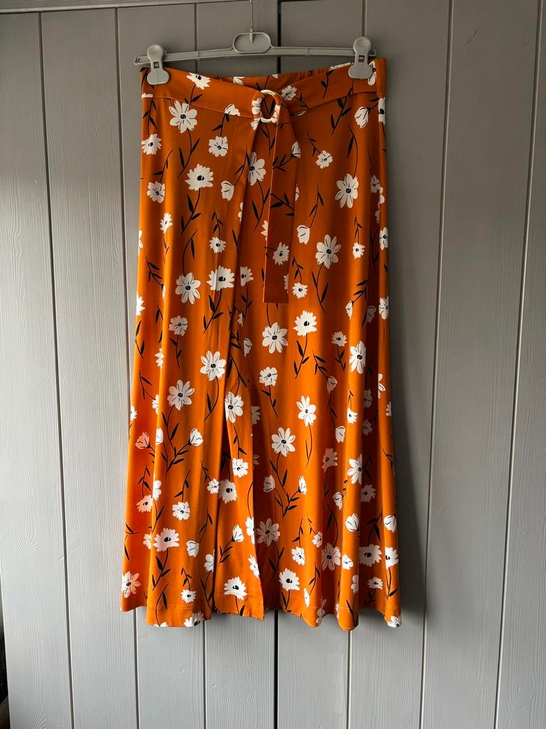 Oranje bloemenrok met split - Maat M, Maat 38/40 (M), Oranje, Ophalen of Verzenden, Zo goed als nieuw