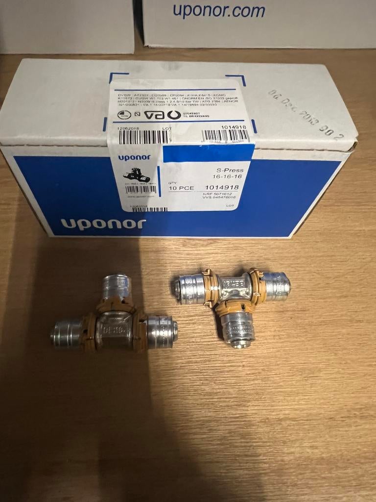 Uponor S-Press T-stuk 16 perskoppeling 100stuks Partij Nieuw, Ophalen, Nieuw, Overige typen