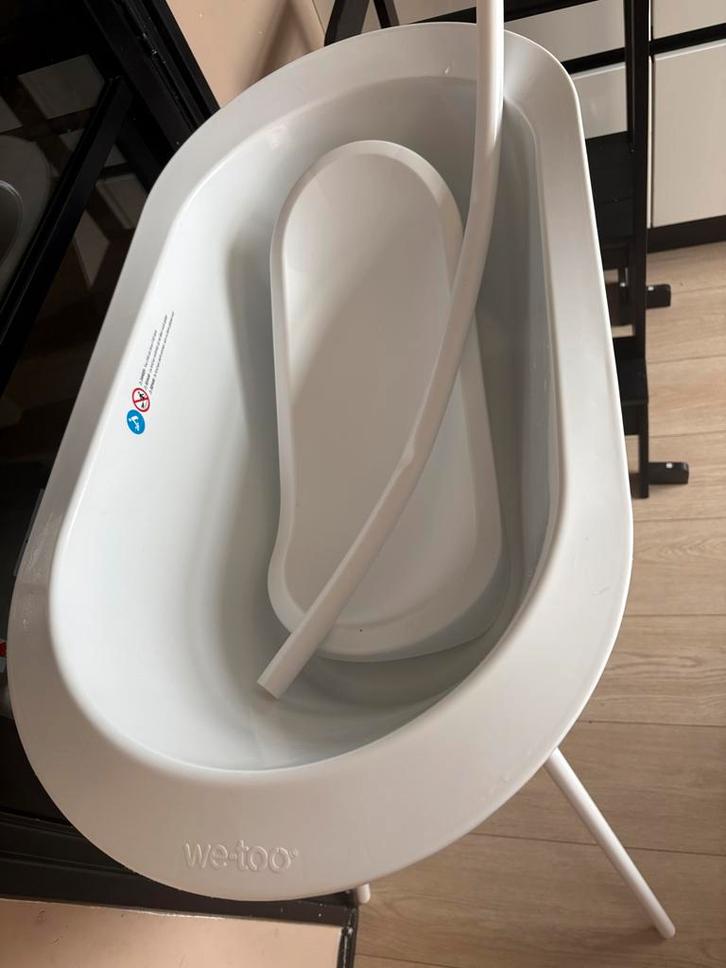 We-too babybadje met standaard, Kinderen en Baby's, Badjes en Verzorging, Gebruikt, Badje, Overige merken, Standaard, Ophalen