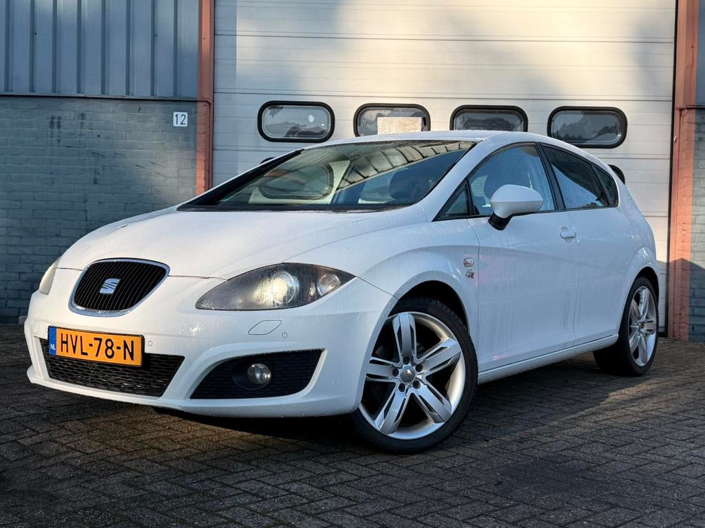 Seat Leon 1.8 TSI 118KW DSG 2010 Wit, Auto's, Seat, 15 km/l, 680 kg, 4 cilinders, Navigatiesysteem
