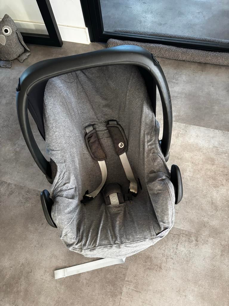 Maxi Cosi met Isofix base, schaduwdoek en beschermhoes, Kinderen en Baby's, Autostoeltjes, Gebruikt, Isofix, 0 t/m 13 kg, Maxi-Cosi