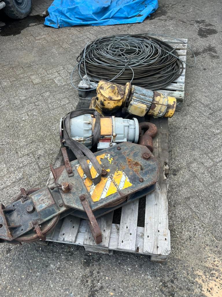 Munster kraan, Ophalen, Gebruikt