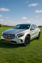 Mercedes GLA 200 Automaat | Panorama | Trekhaak | 73.000 km, Auto's, Zwart, 715 kg, Leder en Stof, Particulier