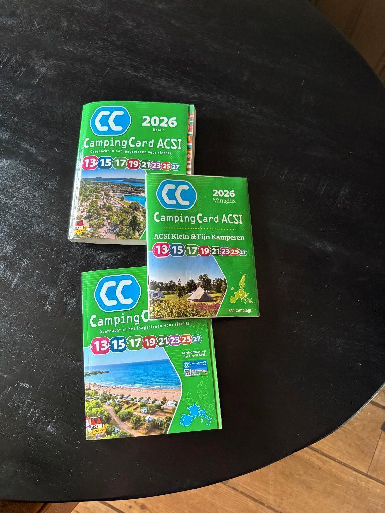 Campingboeken met kortingscode, Ophalen, Zo goed als nieuw