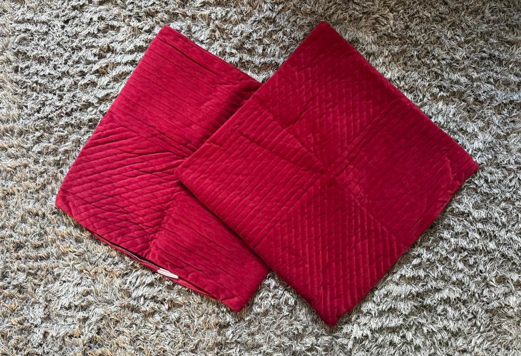 2x kussenhoezen 45x45 cm – rood / velvet, Ophalen of Verzenden, Zo goed als nieuw, Rood, Vierkant