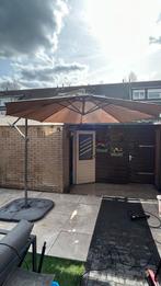 Zweefparasol met voet en stenen, Tuin en Terras, Parasols, Ophalen, Gebruikt, Verstelbaar, 2 tot 3 meter