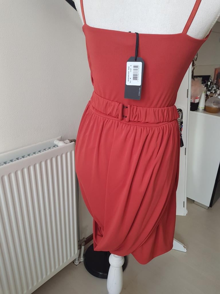 Dames kleding: Nieuw of zo goed als nieuw (Maat S & L), Kleding | Dames, Jurken, Guess, Nieuw, Ophalen of Verzenden, Maat 36 (S)
