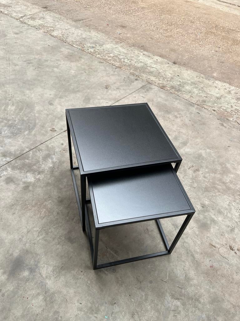 Set van 2 zwarte vierkante bijzettafels, Minder dan 45 cm, Minder dan 55 cm, Gebruikt, Metaal of Aluminium