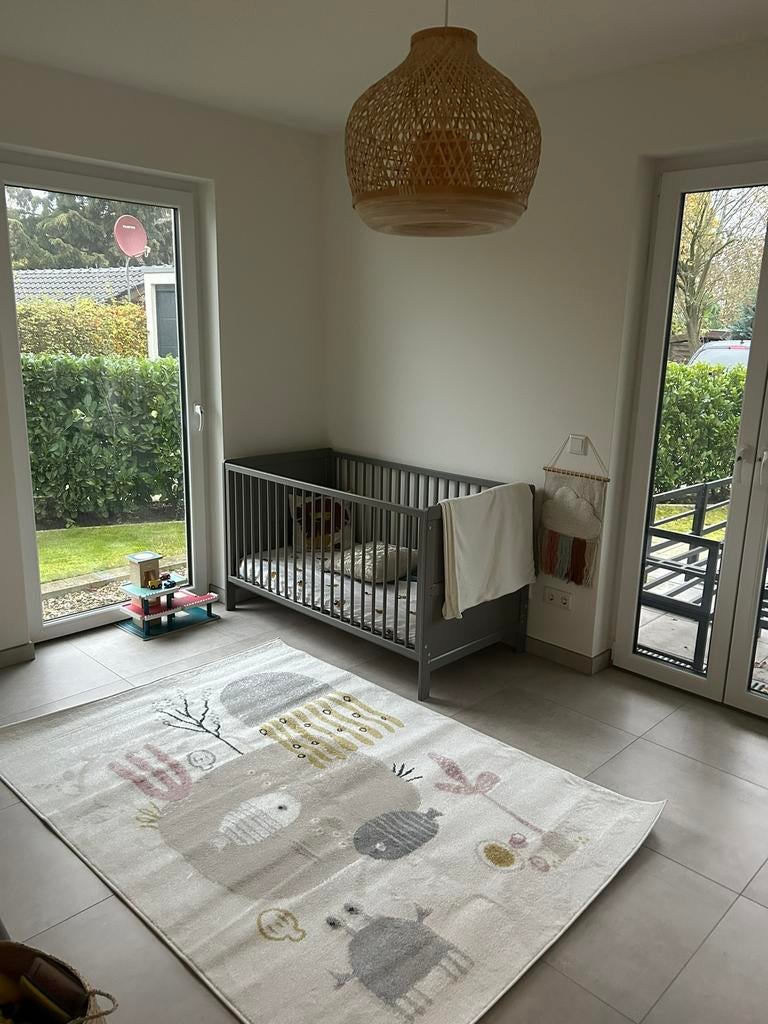 Nieuw grijs meeegroei bed petit amelie, Ophalen, Nieuw, Jongetje of Meisje