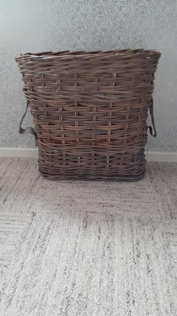 Grote smalle hoge rieten mand , paraplumand, Ophalen, Rechthoekig, Riet