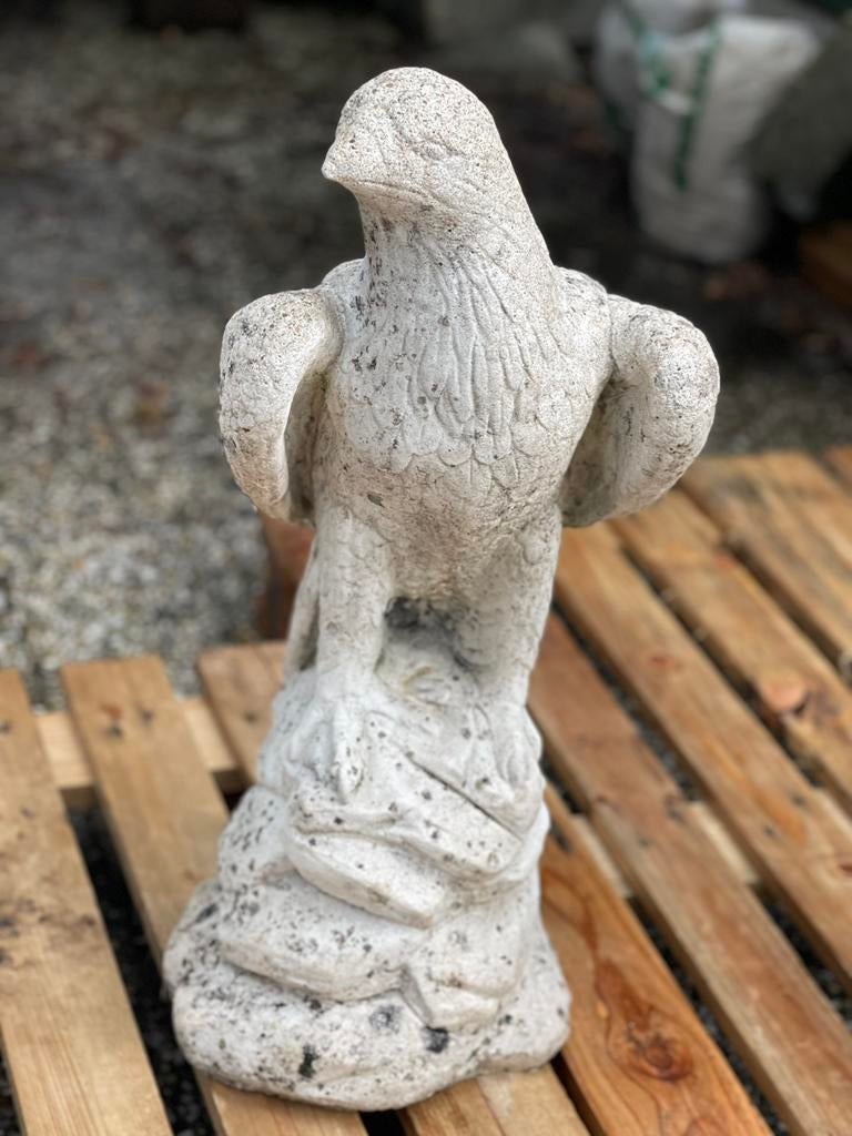 Betonnen arend, Ophalen, Gebruikt