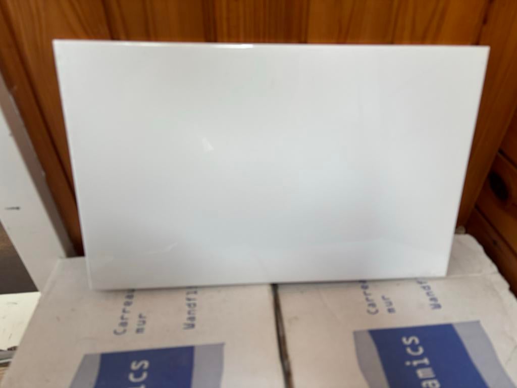 Witte wandtegels 25x40 cm - ca. 60 stuks (6m²), Doe-het-zelf en Verbouw, Ophalen, Nieuw, 5 tot 10 m², 20 tot 40 cm