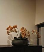 Grote kunst orchidee in zwarte pot, Binnen, Kunstbloem, Ophalen of Verzenden, Zo goed als nieuw