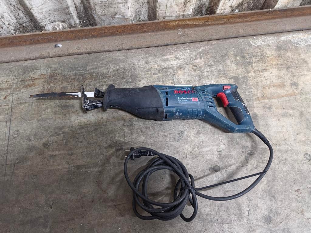 Bosch GSA1100E reciprozaag, Ophalen of Verzenden, Gebruikt, 700 tot 1000 watt, Haakse handslijpmachine
