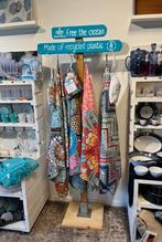 Ibiza Wegwijzer Borden Hout – Gepersonaliseerd Festival B&B, Info@rwhoutidee.nl, Nieuw, Ophalen of Verzenden, RW Houtidee ontwerpt en produceert handgemaakte houten decoratie voor huis, tuin en evenementen. Wij maken o.a. Ibiza wegwijzer borden, groeimeters, bench ombouwen en maatwerk cadeaus. Elk product wordt met de hand gemaakt en naar wens gepersonaliseerd.