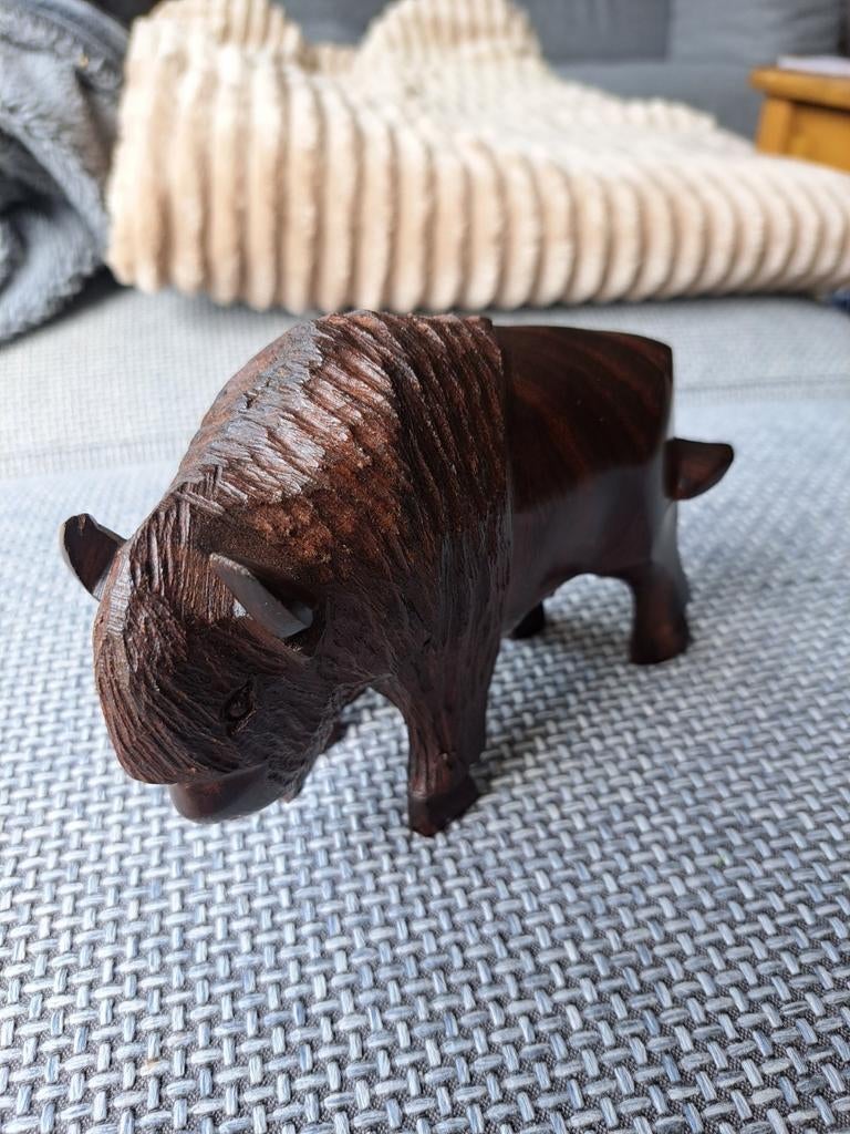 Houten beeldje van een Bison - buffel, 15 cm, Antiek en Kunst, Minder dan 20 cm, Ophalen of Verzenden, Beeld, Hout