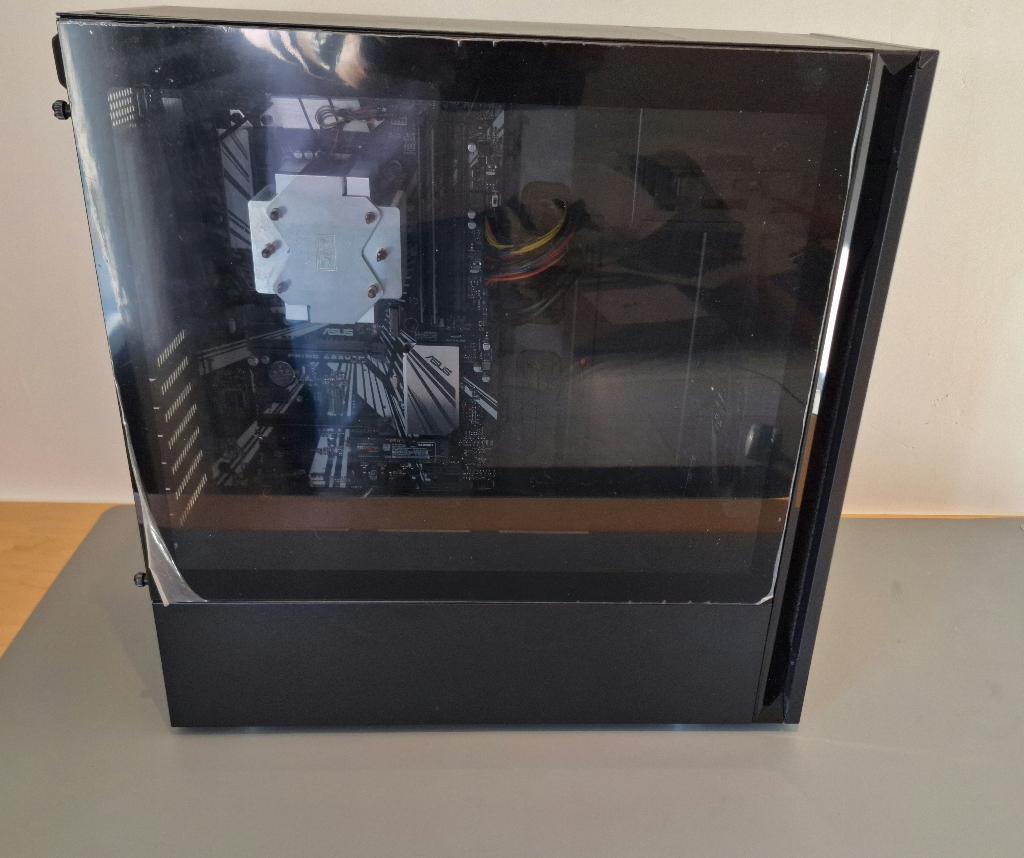 Gaming Platform (Intel Core i7-9700K), 32 GB, Zo goed als nieuw, Gaming, SSD