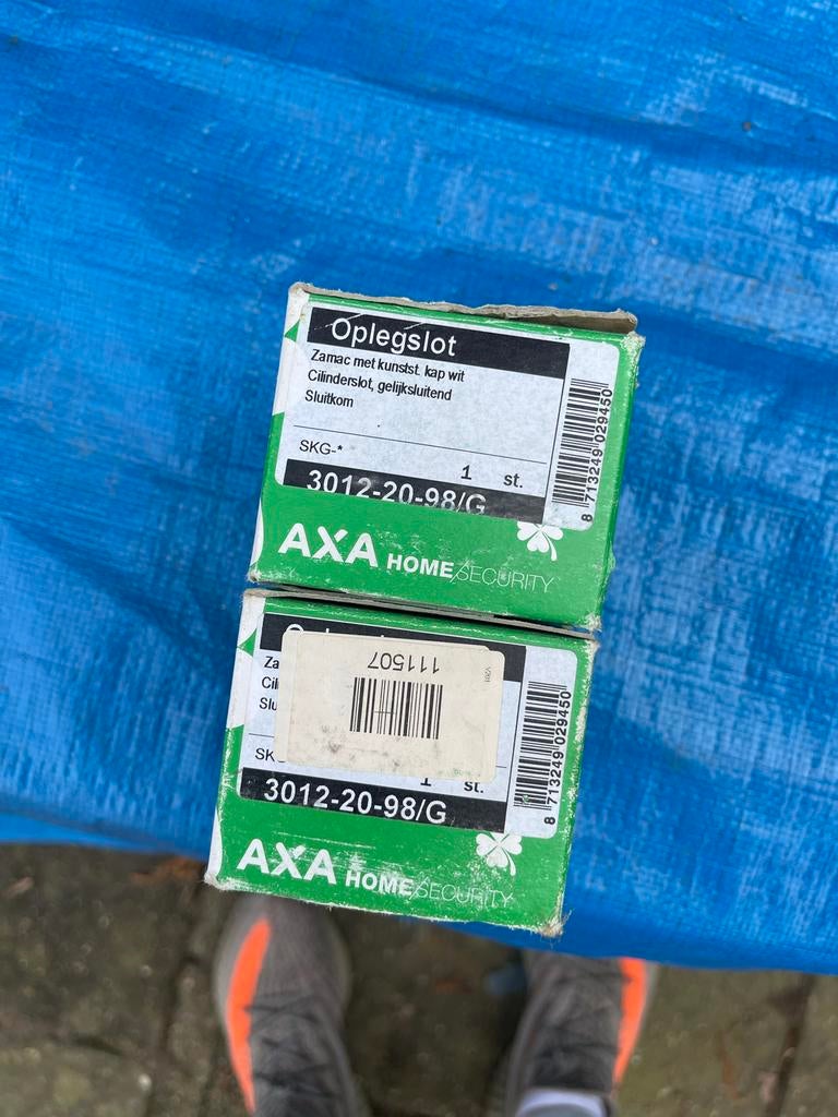 2 stuks AXA opleg slot 3012-20-98/G, Ophalen of Verzenden, Nieuw, Overige materialen, Slot
